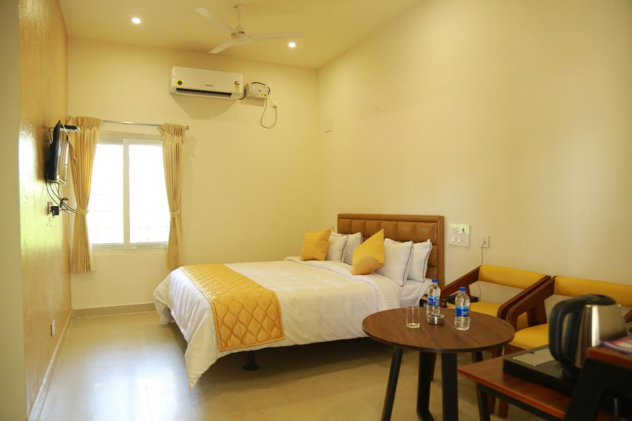 Hotel The Riviera Theni Allinagaram Exterior foto